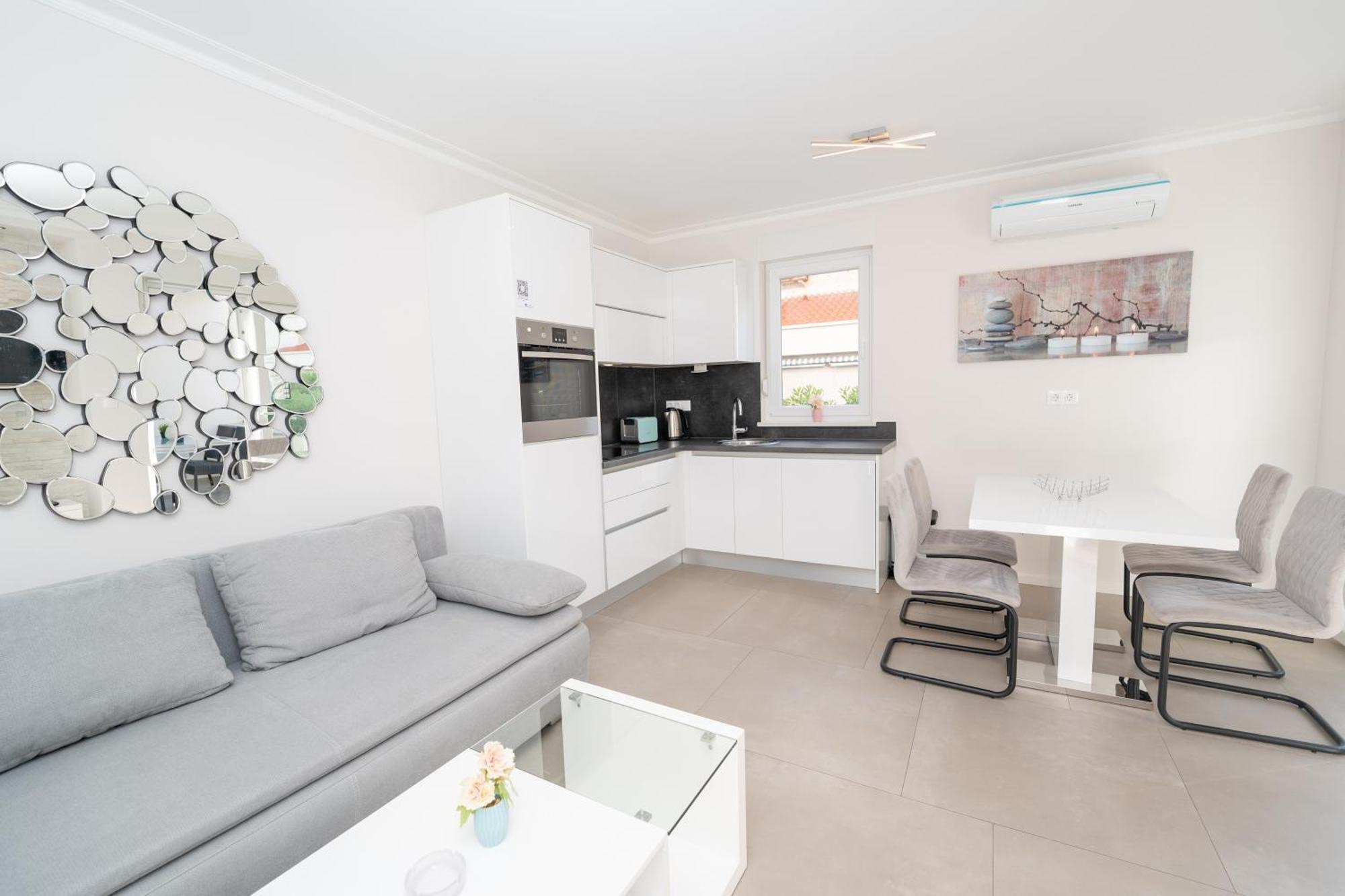 Relax Apartments Новалья Экстерьер фото